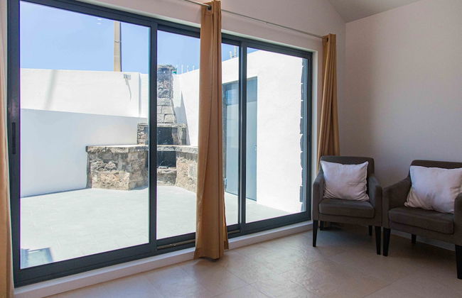 Mosteiros Beach House - Photo 1