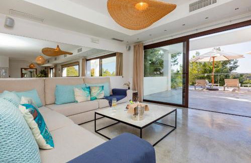 Modern Villa with Seaviews Sleeps 14 - Foto 16