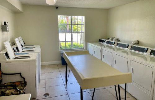 Relaxing Condo with Heated Pool - Foto 19