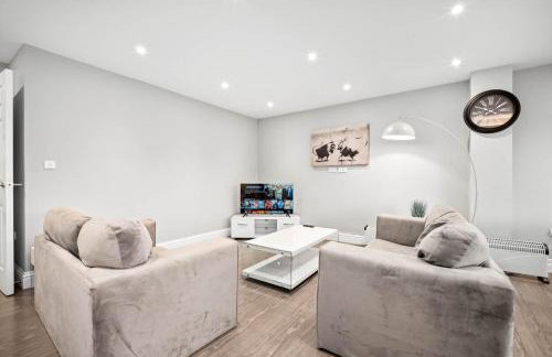 Grand 5 Bedrooms and 3 Bath Birmingham Home - Foto 46