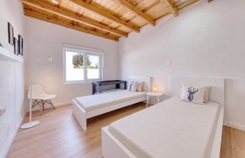 Chalet Emily Alpine Chic with Hot Tub and Ocean View By Lanzarote Vacation Homes - Foto 18