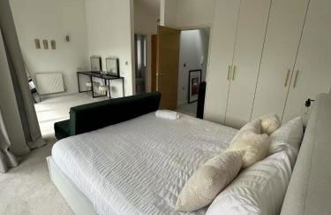 Spacious 4BR 4BA gated townhouse with balconies, Central JQ - Foto 30