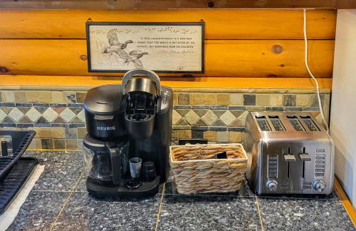 Private Dock and Game Room! Lake Hartwell Retreat - Foto 14