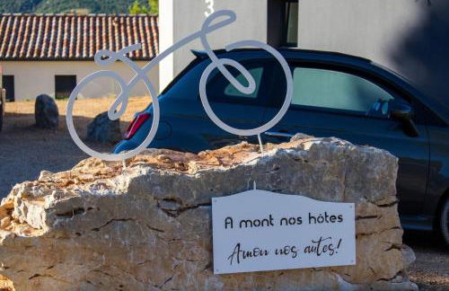 À mont nos hôtes - Foto 13