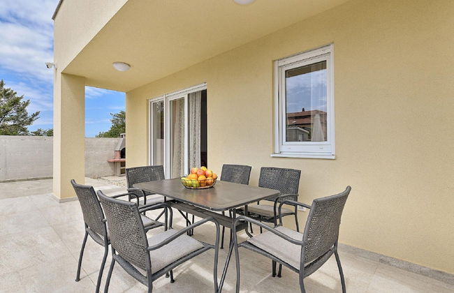 Modern Villa With Private Hydromassage Pool - Photo 26