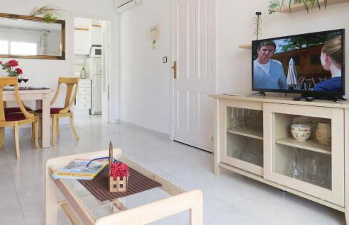 Beautiful Apartment In Torrevieja - Foto 9