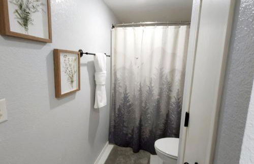 Cozy Lakeside Getaway - Outdoor Theater - Free Early Check-In- 4min to Silver Dollar City - Foto 38