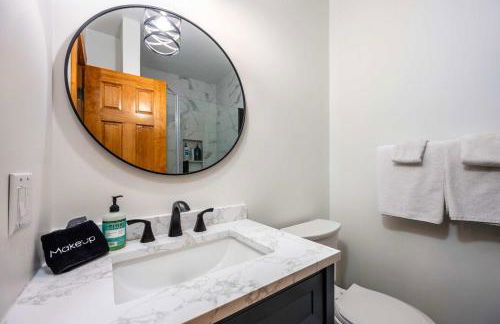 Updated townhome - Walk to Holiday Valley - Foto 19