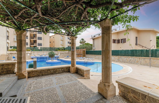 Sol y Mar Apartments - Photo 16