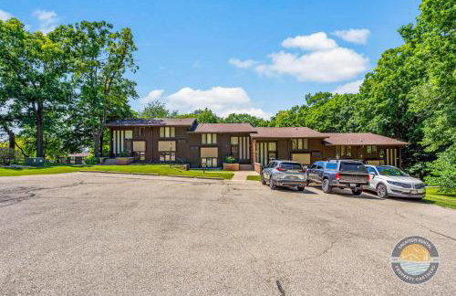 Modern Lake Geneva Condo with Year-Round Views - Foto 16