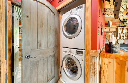 Lakeside Cabin with Fire Pit Near Pine Point Park! - Foto 13