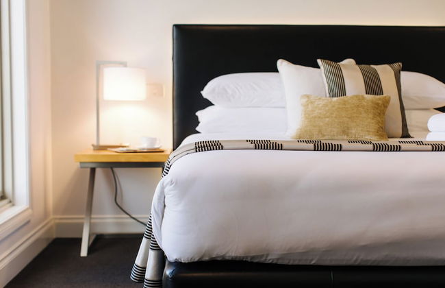 Mansi on Raymond - Photo 14