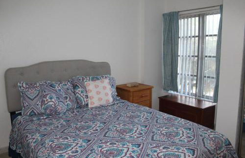 2 Bed 2 Bath Condo with Amenities - Foto 26