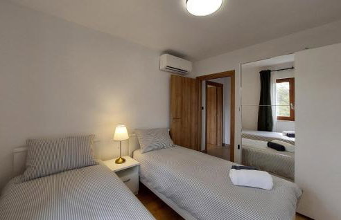 Lovely Home In Podpican With Wifi - Foto 26