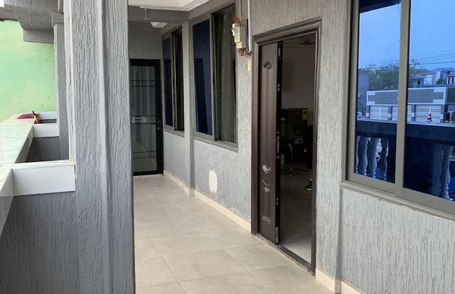 Central Reservations Apartment - Photo 31