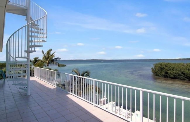 Waterfront Home With Swimming Pool 4 Bedroom Home by RedAwning - Foto 20