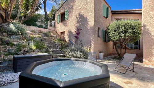 Superbe Villa vue mer - Jacuzzi - Pétanque - Photo 4, Garden