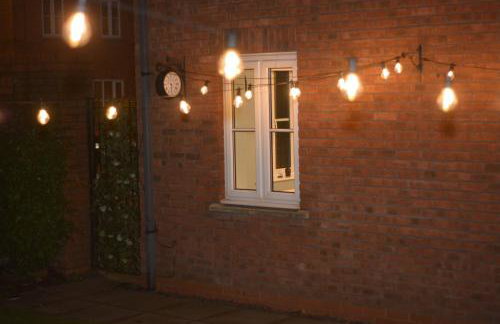 Cosy detached 3-bed, free parking, near Manchester - Foto 41