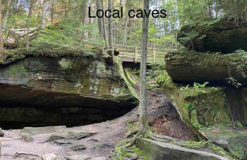 3 Bedroom in Hocking Hills w King Bed Logan Ohio - Foto 32