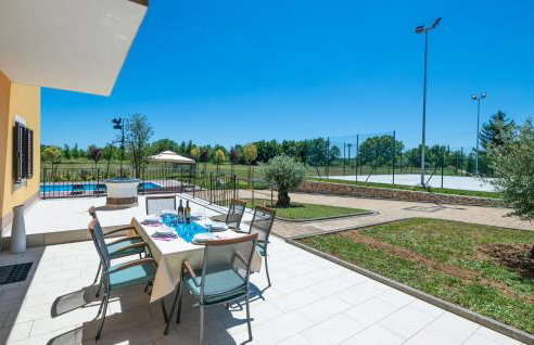 Awesome Home In Sumber - Foto 23