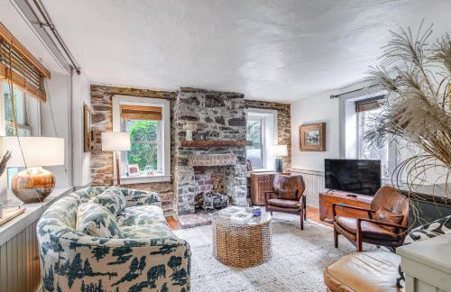 Steps to Delaware Canal Enchanting Stone Cottage! - Foto 1