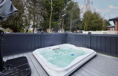 Country Cabin with Hot Tub - Foto 13