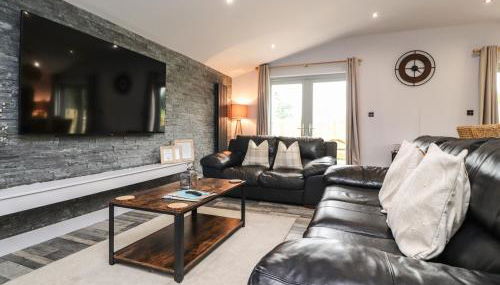 Box Tree Escapes - Photo 2