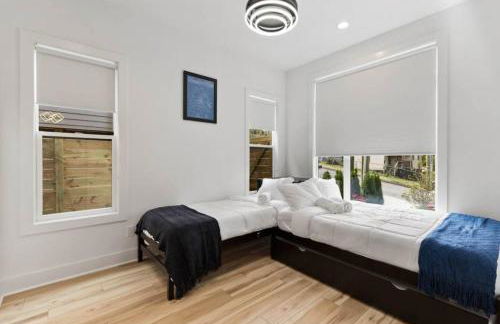 Luxurious 4bd home sleeps 12 minutes to downtown with parking - Foto 20