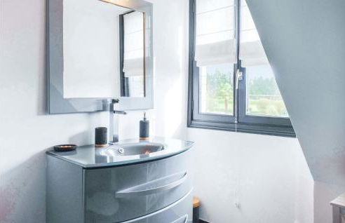 Awesome Home In Trézélanbégard - Foto 45