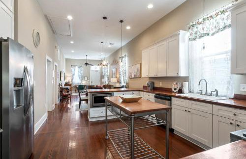 Renovated Historic 4BR House Near Magazine St & Uptown - Photo 25