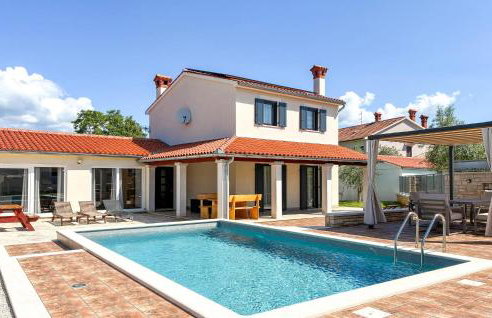 Three-Bedroom Holiday Home In Rebici - Photo 8