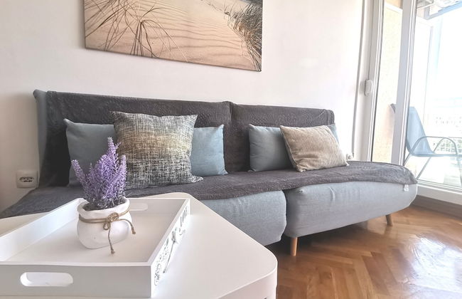 Comfort Apartment - Photo 11