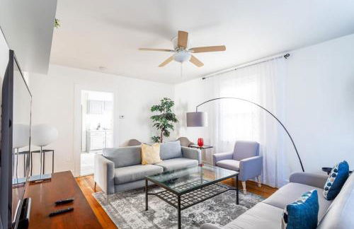 The B&W Haven 5BR Home with yard theater - Foto 40