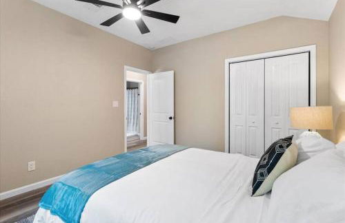 Modern Cabin Nestled in a Pine Forest Near Austin - Foto 62