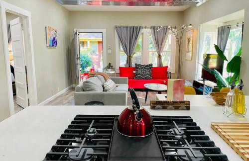 Artists Bungalow ARCADE King Beds near the beat - Foto 3