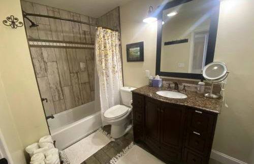 Historic Washington St Balcony - Photo 18