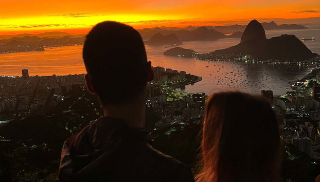 Amanecer en el mirador de Dona Marta + Cristo Redentor - Foto 4, Una foto de lo más romántica