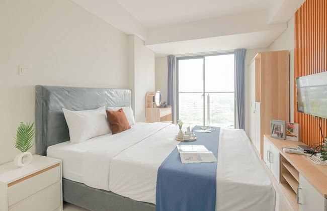 Modern And Comfy Studio At Daan Mogot City Apartment - Photo 1