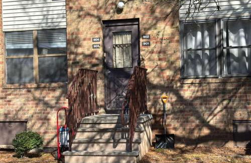 Entire Cozy Apartment Fully Renovated Modern Style - Foto 17