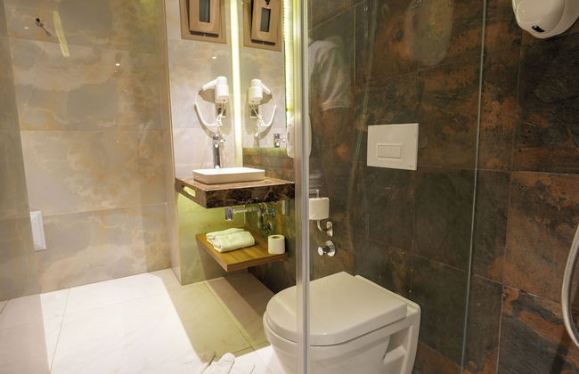 First Suites Hôtel - Photo 17