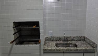 Apto completo com varanda gourmet a 50 mt da praia - Foto 4