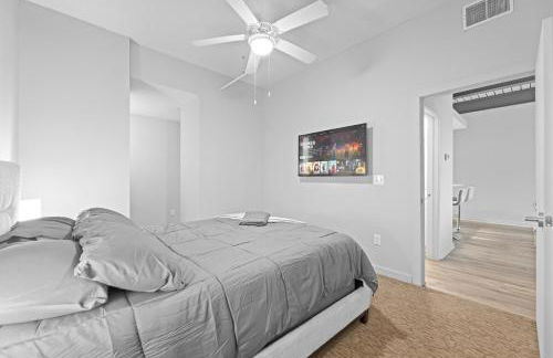 Spacious 2 BD Apt l Downtown Cleveland l Free Parking - Photo 11