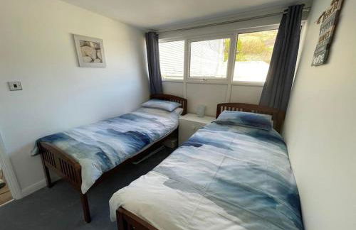 Whispering Waves in Porthtowan, Beachfront Apartment - Photo 14