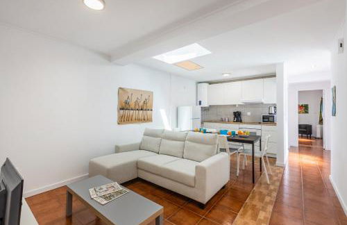 Live, Laugh, Love Beach Guest Home with AC - Foto 70