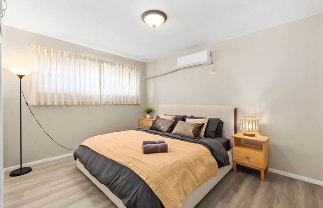 Cozy 2BR Home With Bright Interior Relaxing Patio - Foto 5