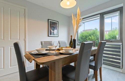 Exquisite 7 Bedroom 5 Bathroom House - Over 1900 sqft - Close to City Centre with Free Parking, Fast W-Fi and SmartTVs by Yoko Property - Foto 39