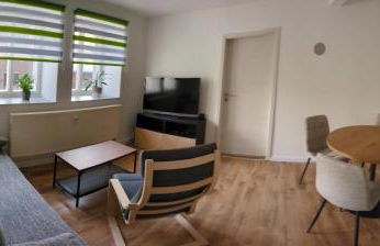 Monteur Ferienwohnungen OT Kleinwaltersdorf mit Außensitzecke und Grill - Foto 7