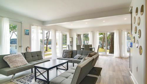 Mashpee Cottage with Deck Walk to Beach - Foto 2