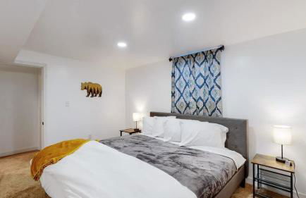 Spacious Arvada Family Home with King Beds and Office - Foto 25