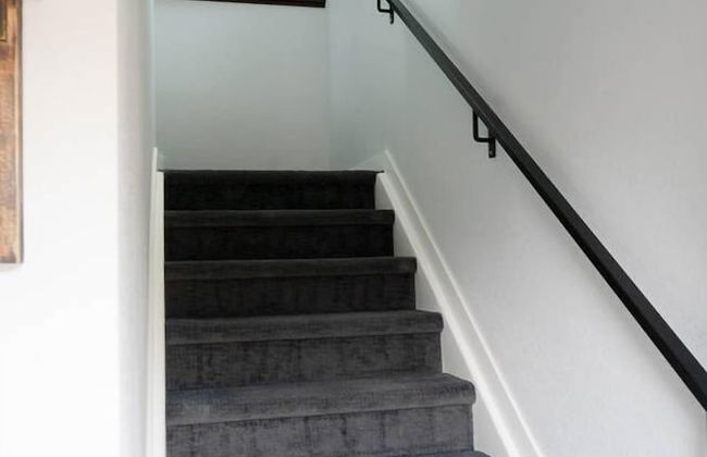 The Beautiful Berkley Homestead Walk to Tennyson - Photo 37